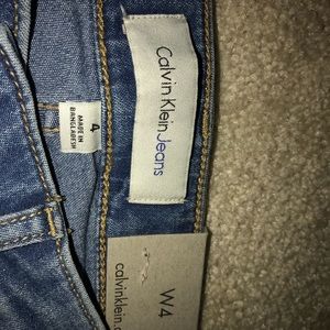 CALVIN KLEIN JEANS